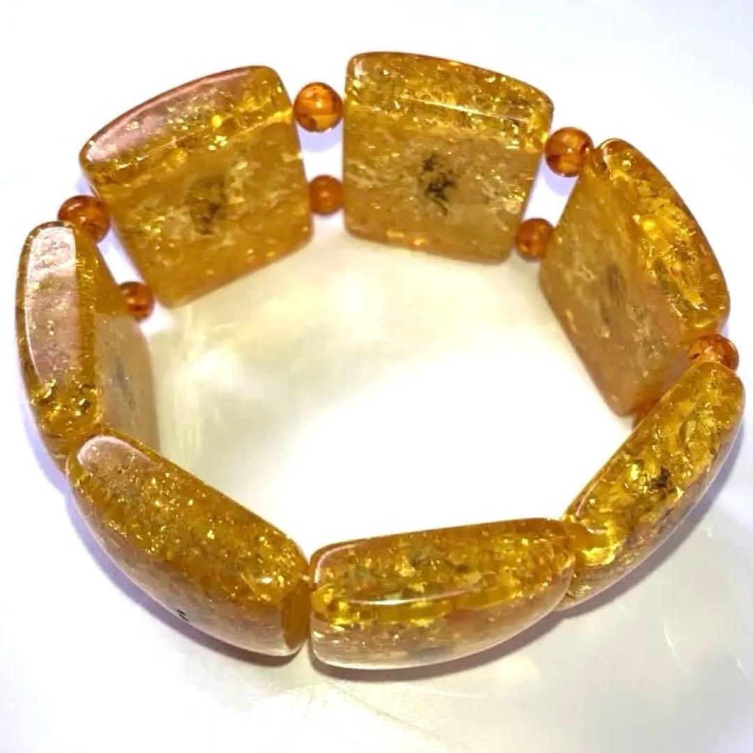 稀少　昆虫が封入された珍しいアンバー(透明な天然琥珀)ビーズ使用のブレスレット
