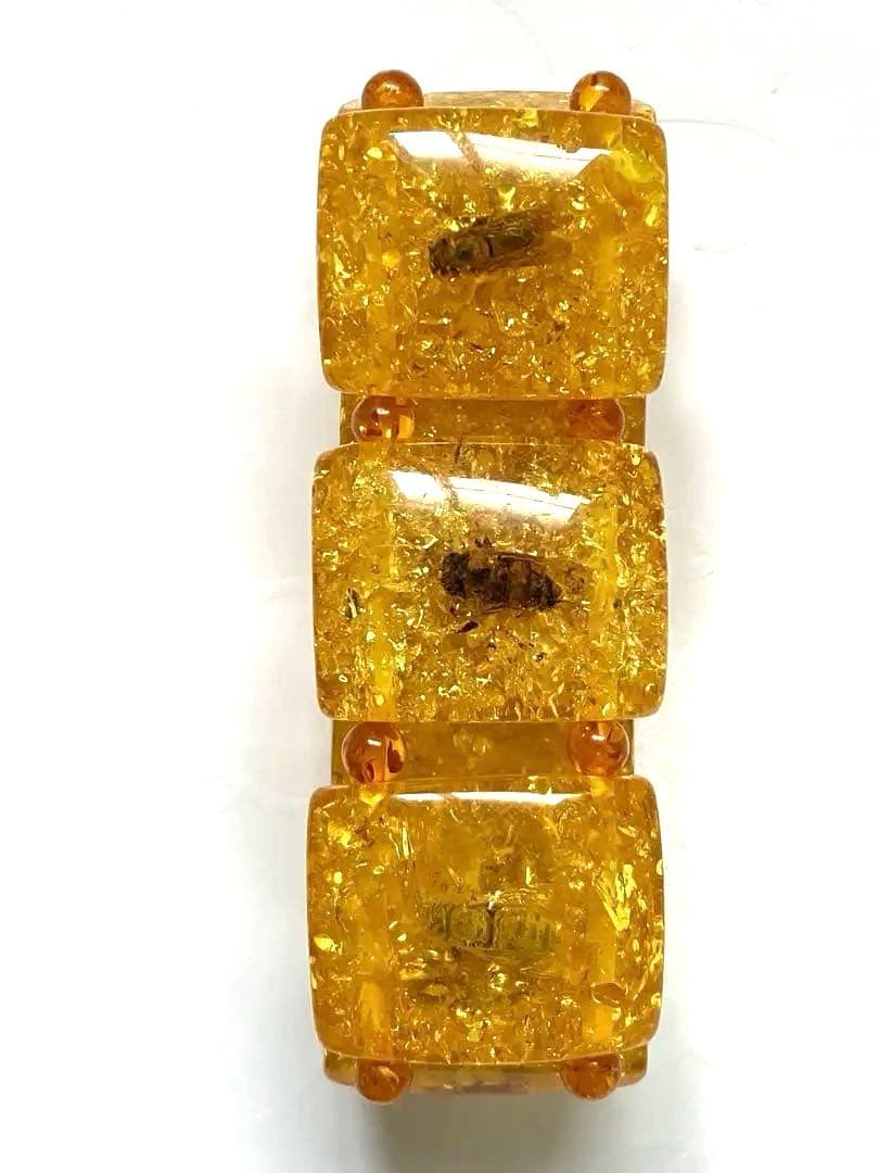 稀少　昆虫が封入された珍しいアンバー(透明な天然琥珀)ビーズ使用のブレスレット