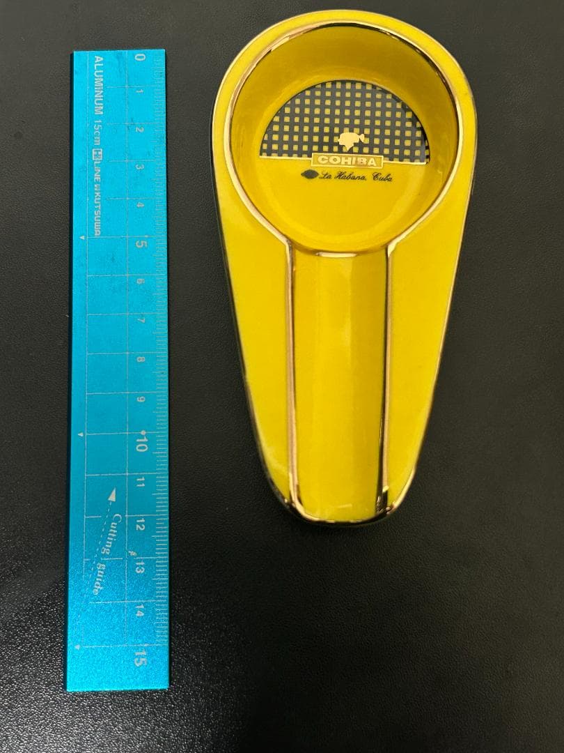 [新品未使用・希少]　COHIBA 置き型灰皿 現地購入