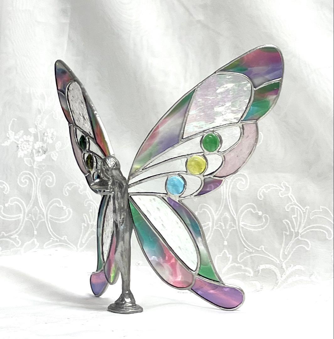ステンドグラスのバタフライレディ　蝶の置物　フリモントのアンティークガラス使用