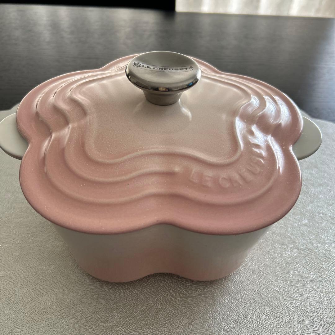 ルクルーゼ ココットフルール パウダーピンク　ル・クルーゼ