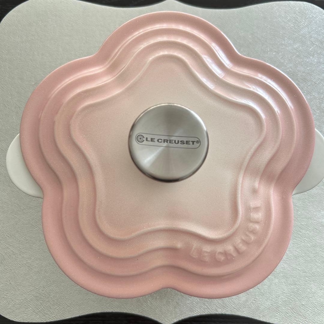 ルクルーゼ ココットフルール パウダーピンク　ル・クルーゼ