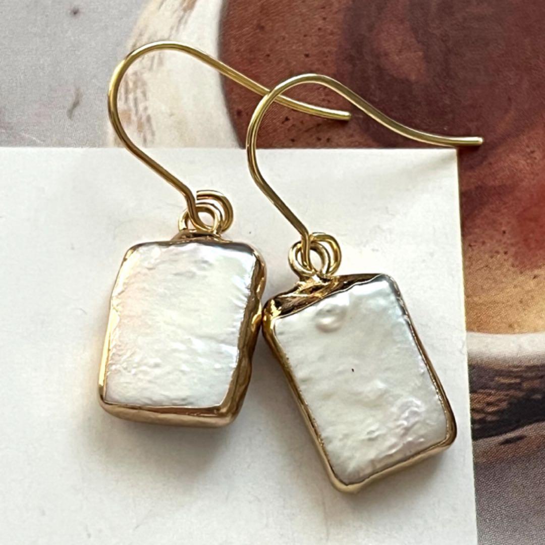 あいす☺︎ 1点作品☆ スクエア型枠ケシパールピアス