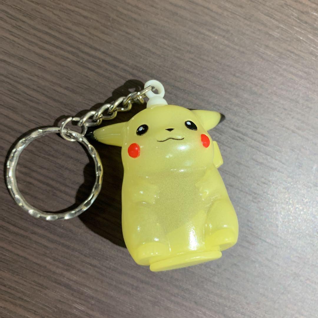 正規品 任天堂 レトロ 昔 ポケモンキーホルダー レア ピカチュウ