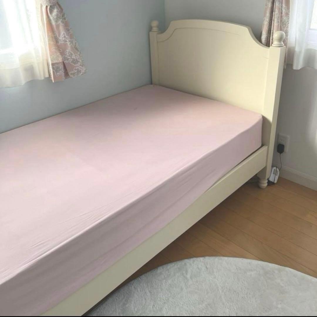 ローラアシュレイ　ベッドフレーム