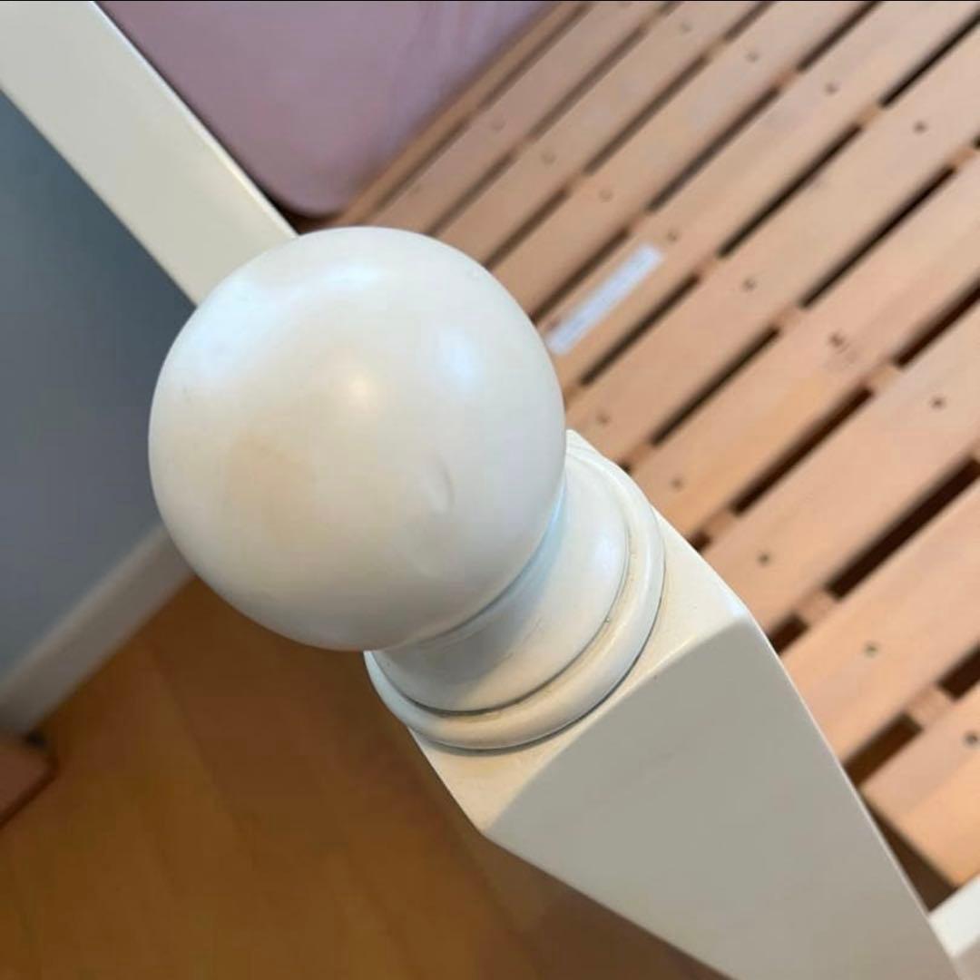 ローラアシュレイ　ベッドフレーム