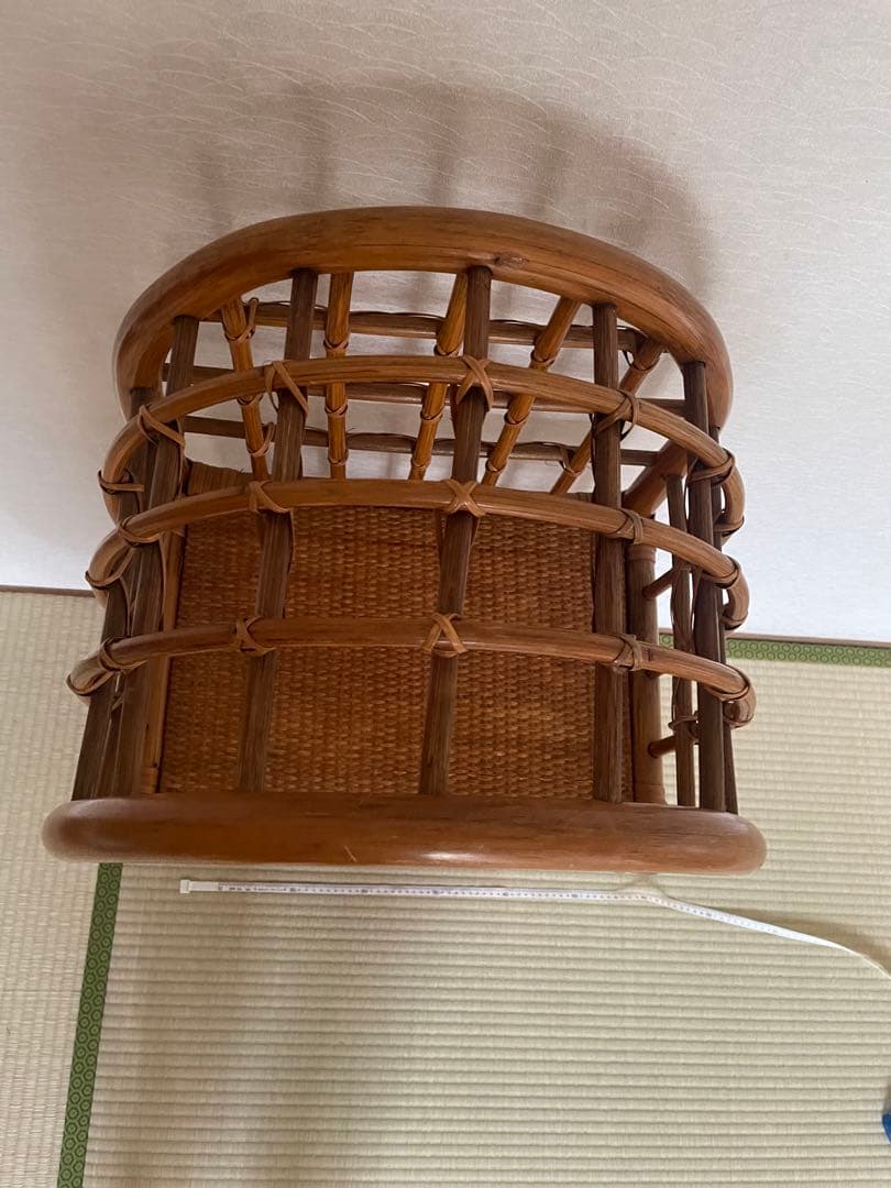 美品　ラタン製アーチ型3段ウッドラック　本棚　飾り棚　3段　ディスプレイラック