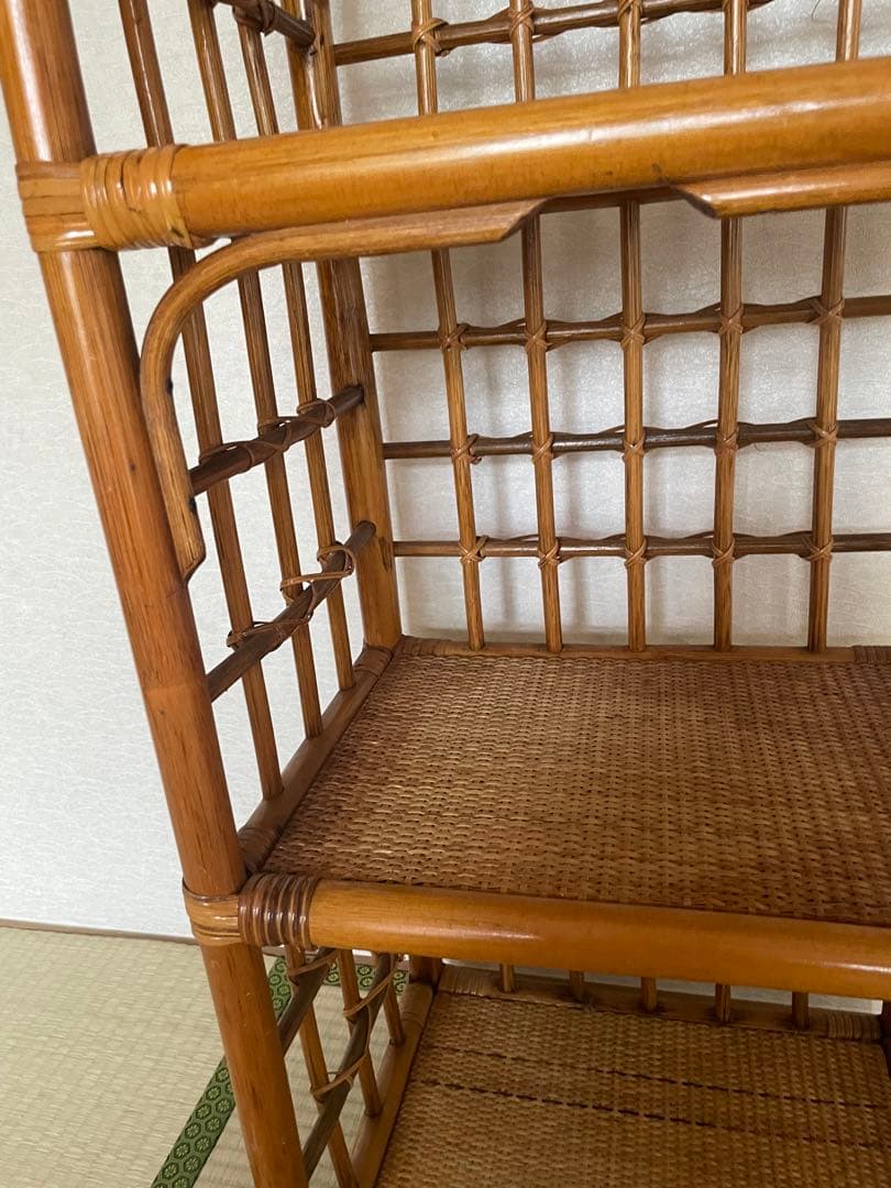 美品　ラタン製アーチ型3段ウッドラック　本棚　飾り棚　3段　ディスプレイラック