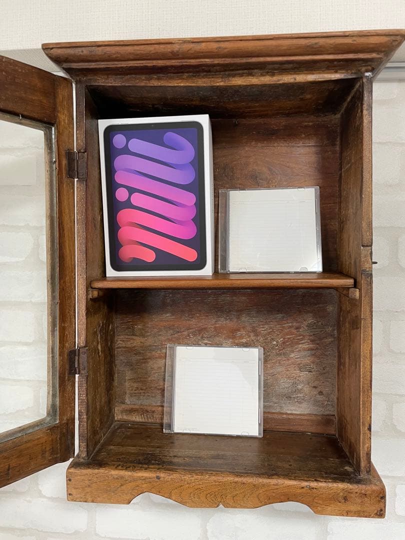 木製ガラス扉収納キャビネット　壁掛けOK