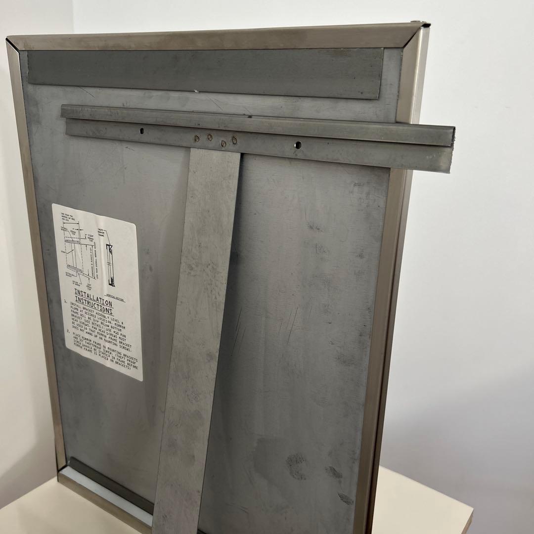 パシフィックファニチャー　ステンレス製ミラー　ウォールミラー　棚付き