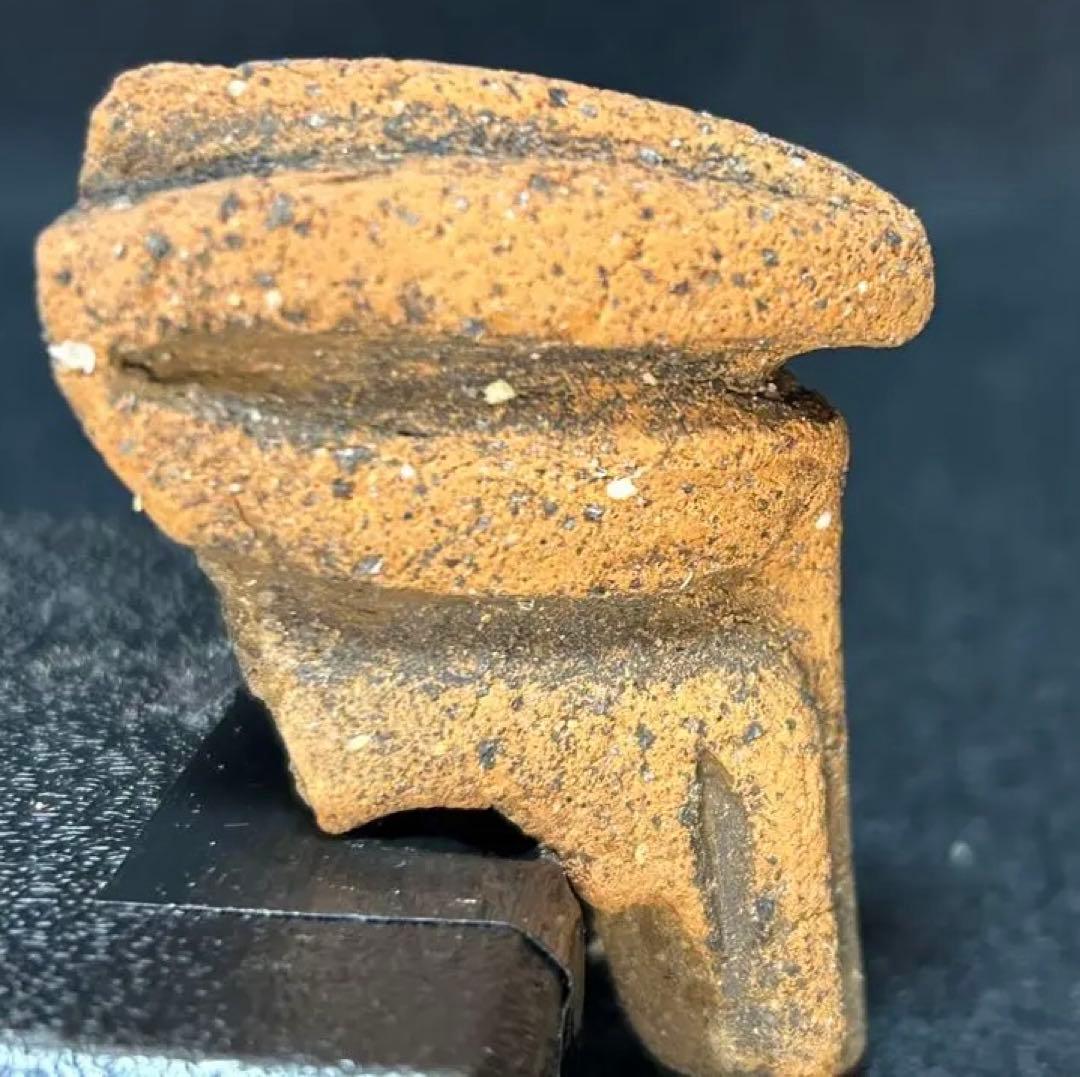 縄文土器　獣面把手と縄文土器底部