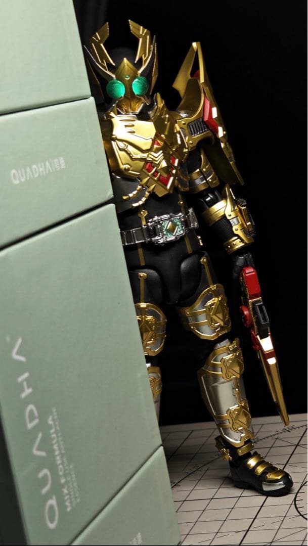 S.H.Figuarts 仮面ライダーギャレン　キングフォーム真骨彫Ver発光版