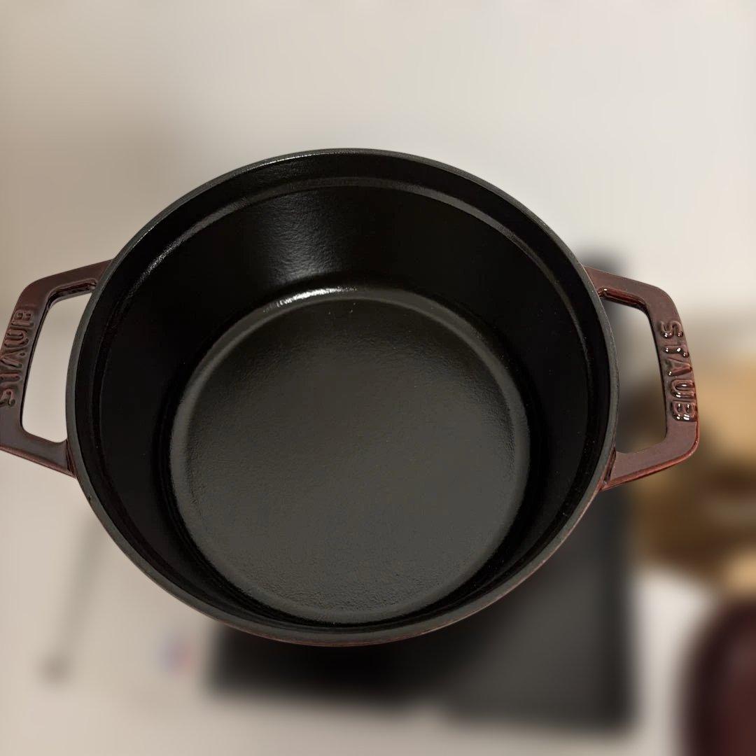 新品　ハートノブ付き　ストウブ 限定品　ラウンド グレナディンレッド　18cm