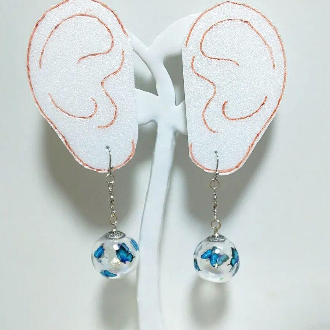 【139】ガラスドームのピアス／イヤリング／蝶々