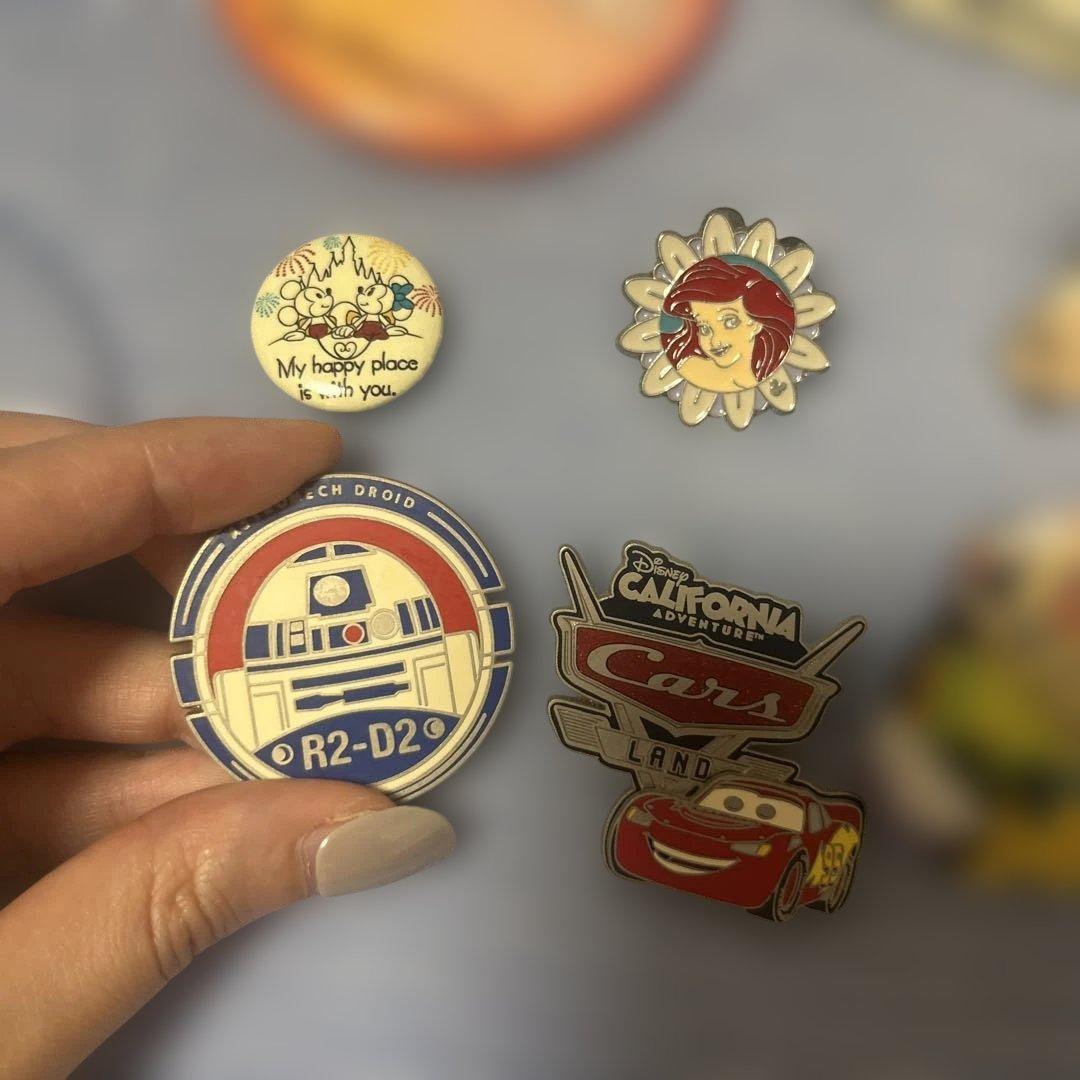 最終値下げ 海外ディズニーワールド ピンバッジ&缶バッチ 8個セット
