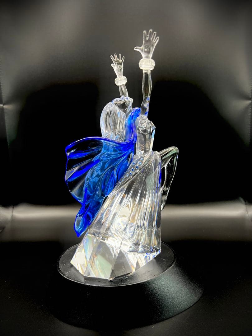 クリスタルフィギュア 青い髪