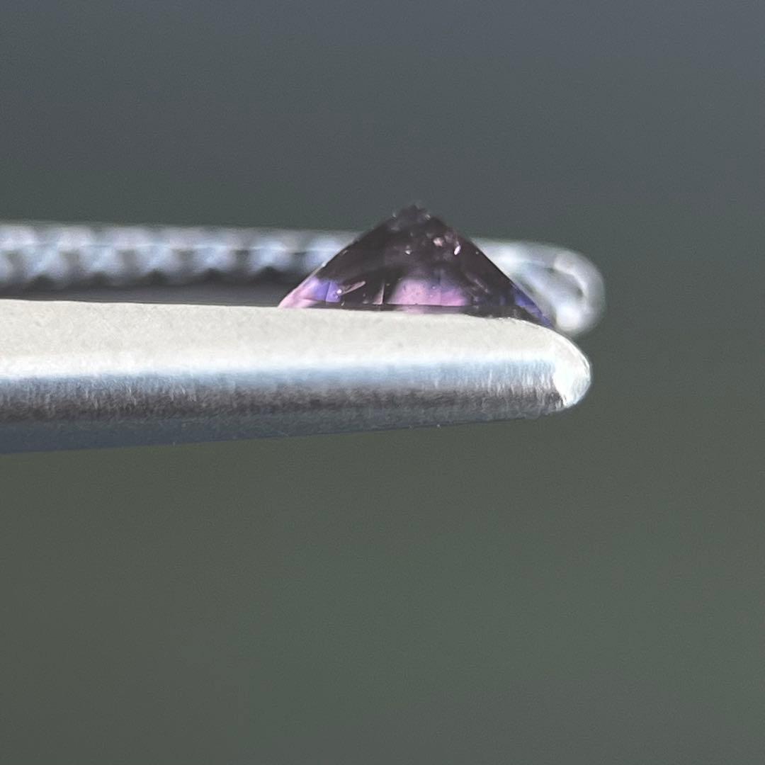 スリランカ産非加熱天然バイオレットサファイアルース