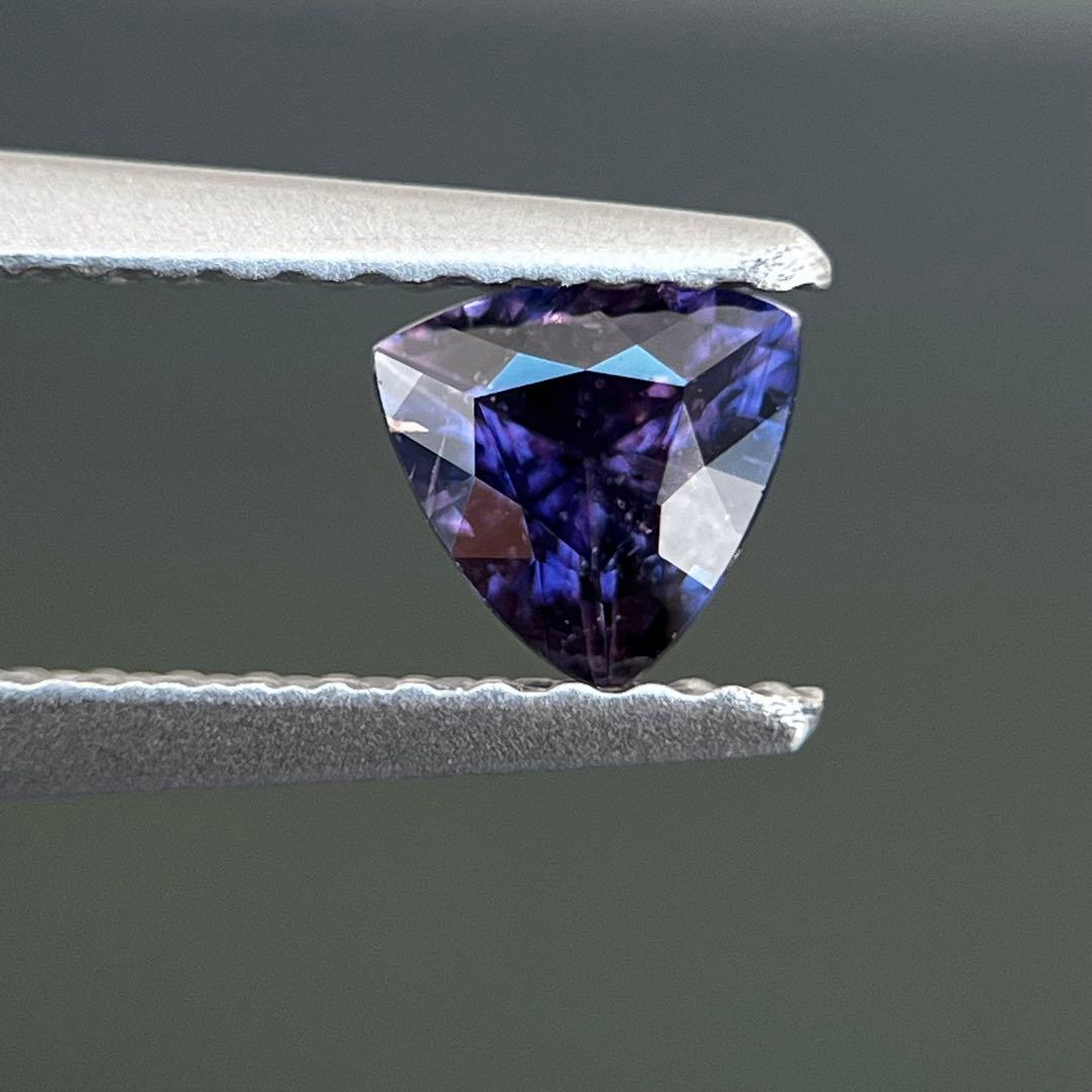 スリランカ産非加熱天然バイオレットサファイアルース