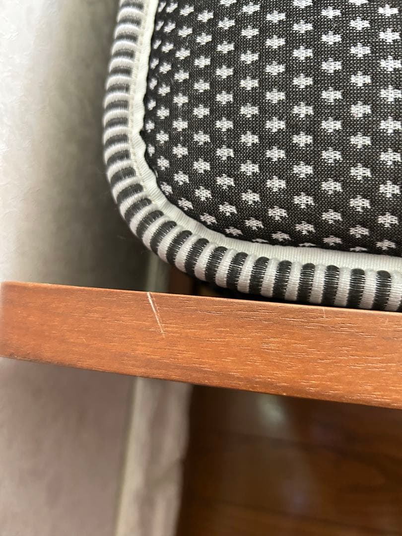 ウニコのセミダブルベッドフレーム