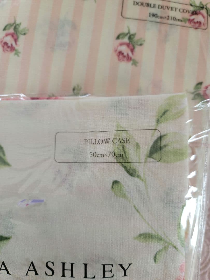 LAURA ASHLEYデュペカバー