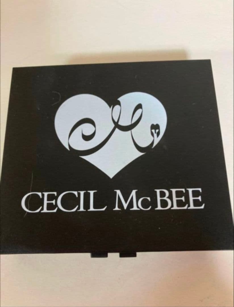 セシルマクビー ケース おまけ付き 3点 ♡ケース つけま ビューラー