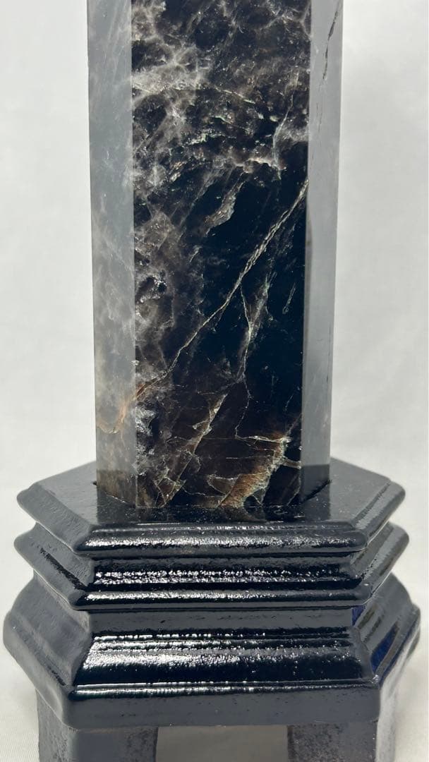 koko☆様　霞雲のような模様がとても綺麗な黒水晶六角柱　高さ約27cm