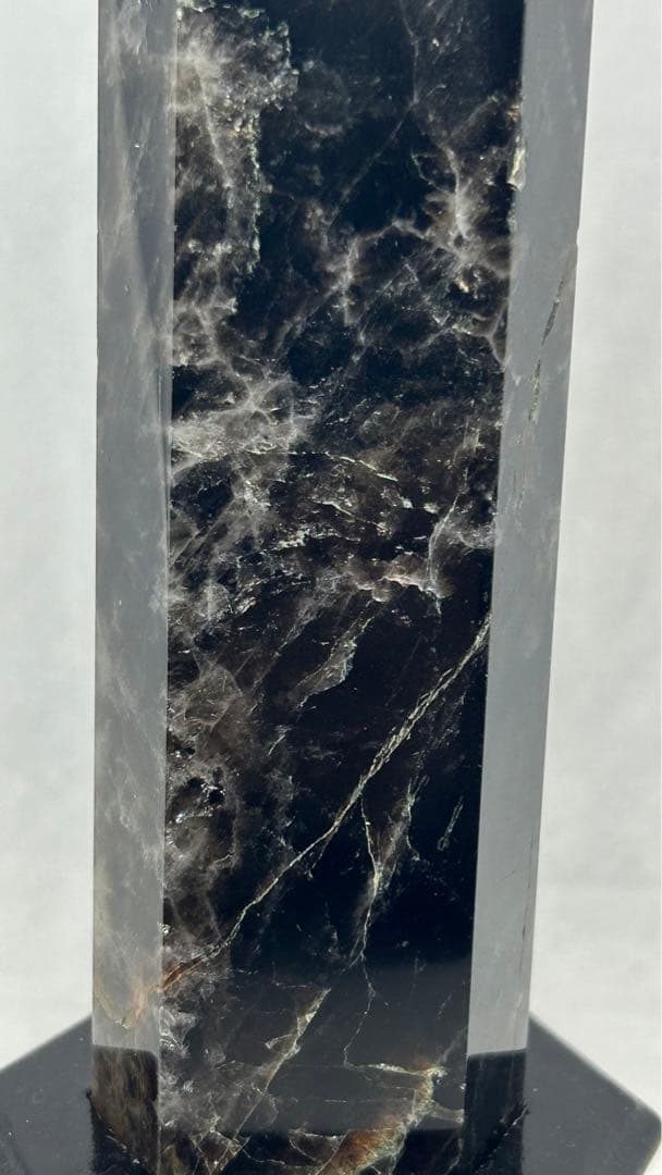 koko☆様　霞雲のような模様がとても綺麗な黒水晶六角柱　高さ約27cm