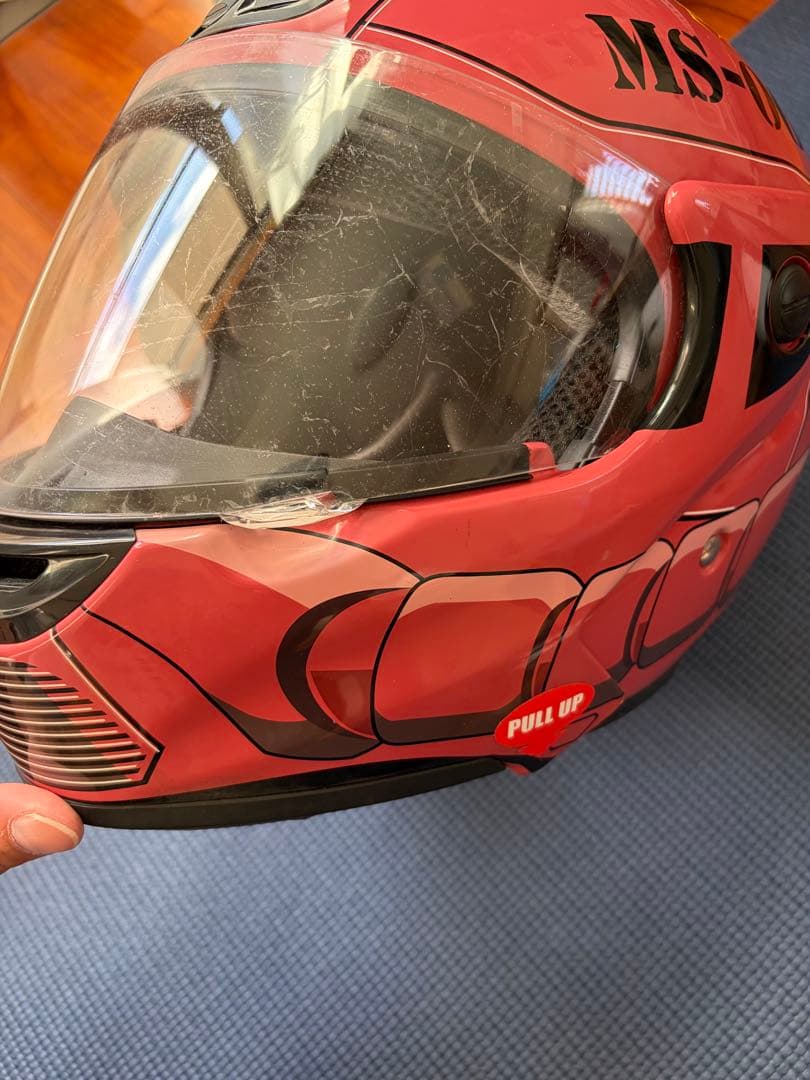 MS-06S ピンク ガンダムのヘルメット