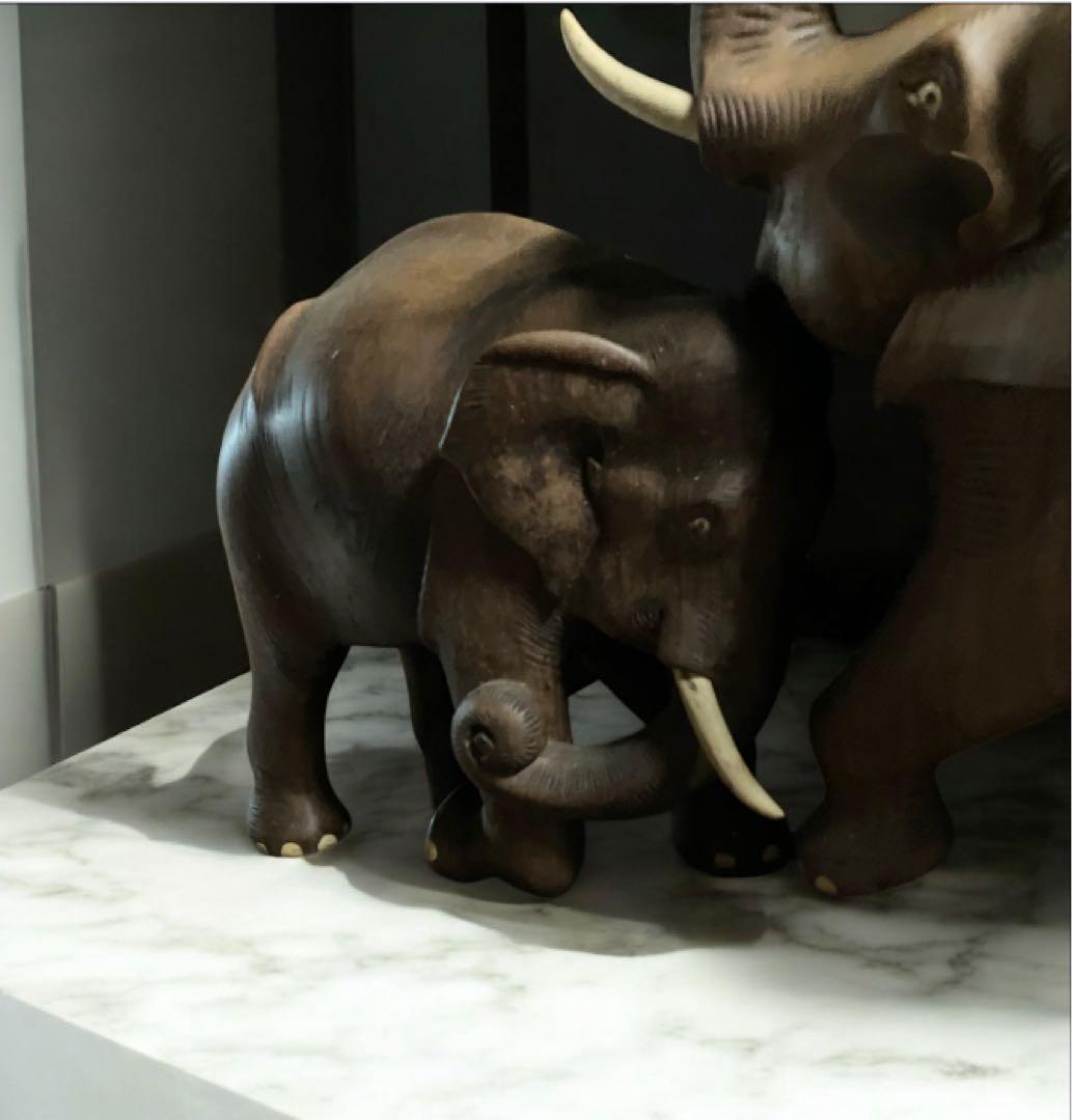 アンティーク品　木製象の彫刻 知恵と力の象徴　モダン　迫力ある作品