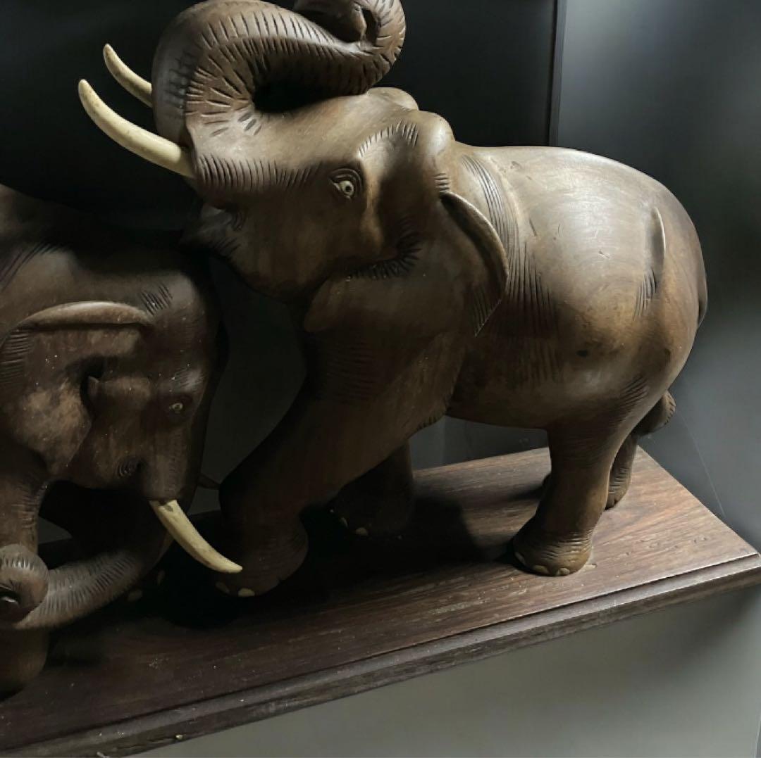 アンティーク品　木製象の彫刻 知恵と力の象徴　モダン　迫力ある作品