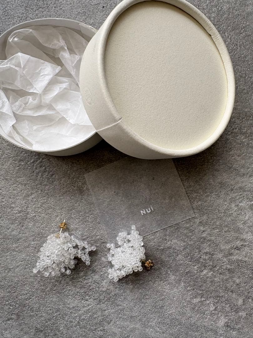 nui ビーズ ピアス