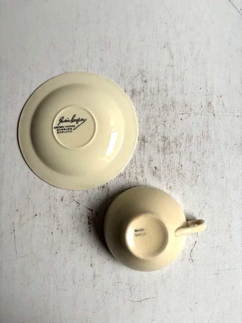 842 英国 アンティーク スージークーパー カップ&ソーサー クレヨンライン
