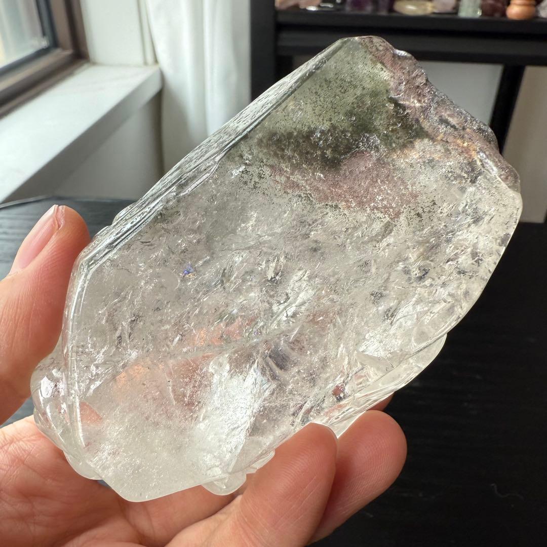 天然石水晶のロングイ　置物　虹ありNO.091703