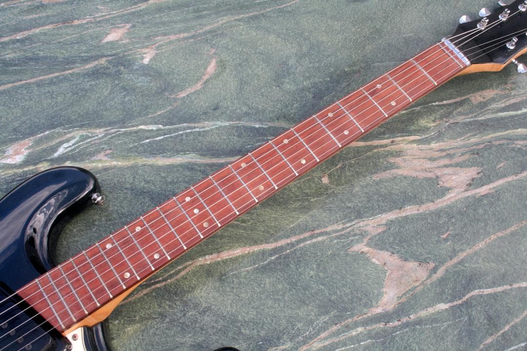 全音Morales ZES-300 “Ventures” 60年代＋ハードケース