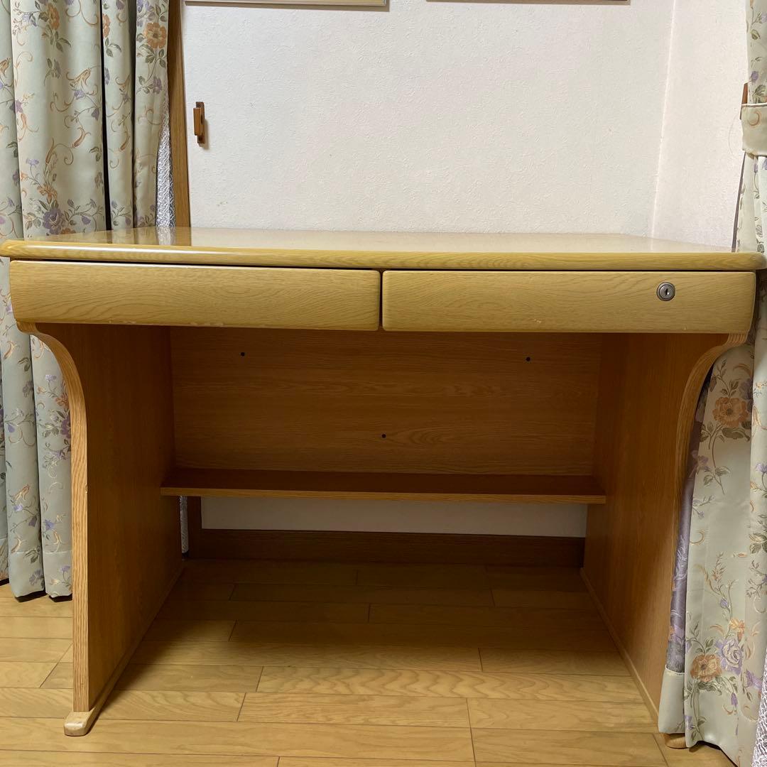 引き取りお願いします　コイズミ学習机