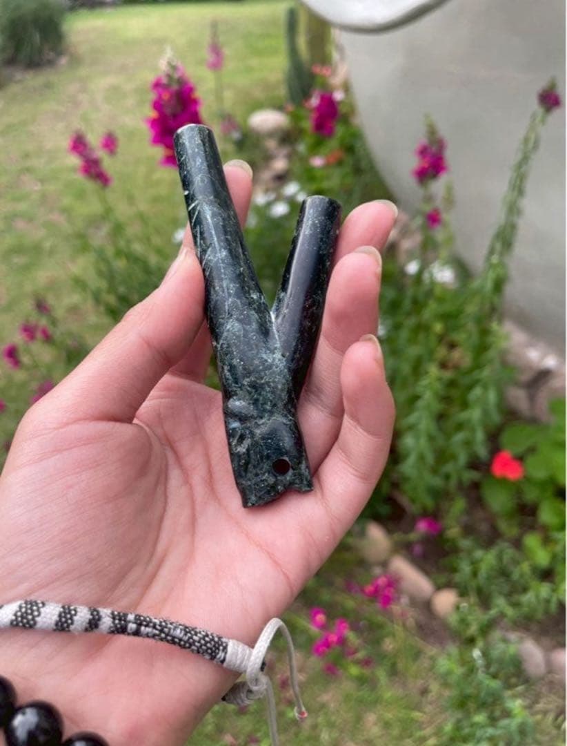 アンデスの天然石セラプタイトのピューマクリペ