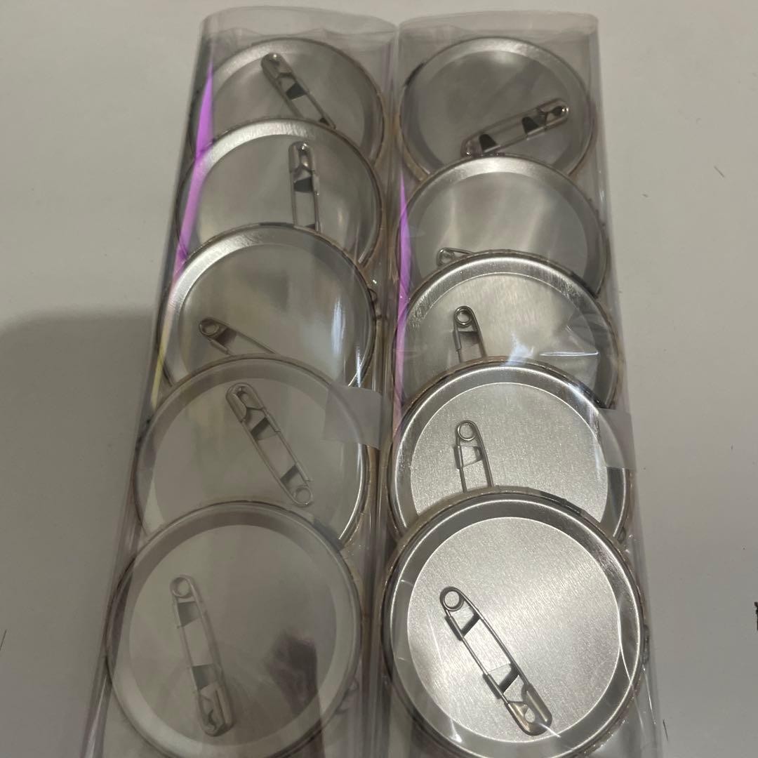 L17.うらたぬき wedding 缶バッジ 浦島坂田船 2024 夏ツ 実写 - メルカリ