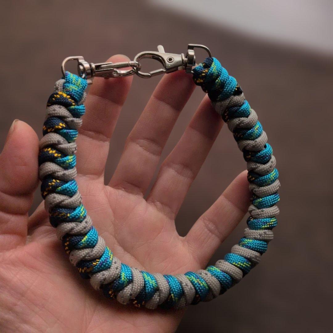 専用☘パラコードハンドストラップ（スネークノット）