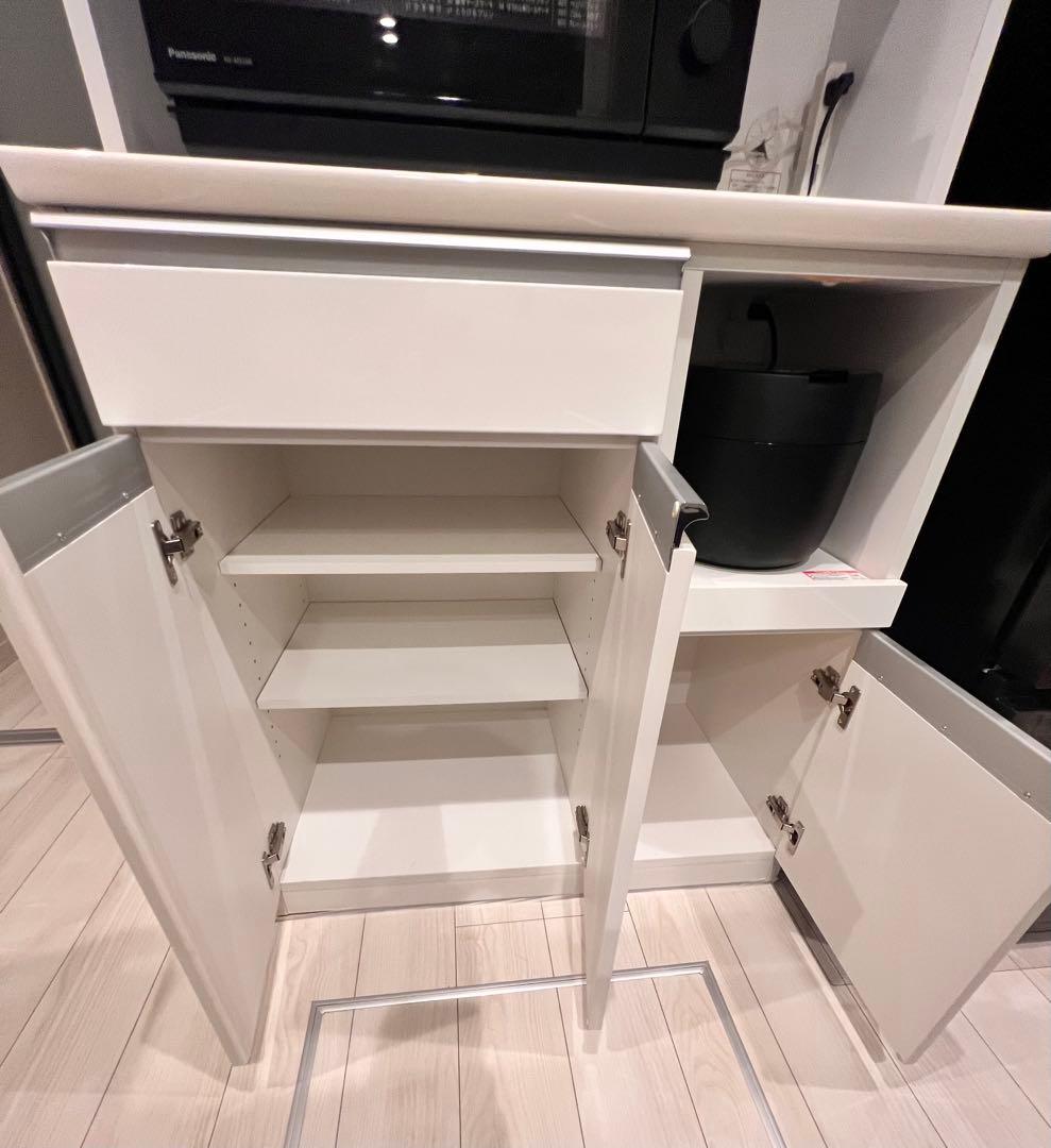 ニトリ　ホワイトキッチン収納 食器棚