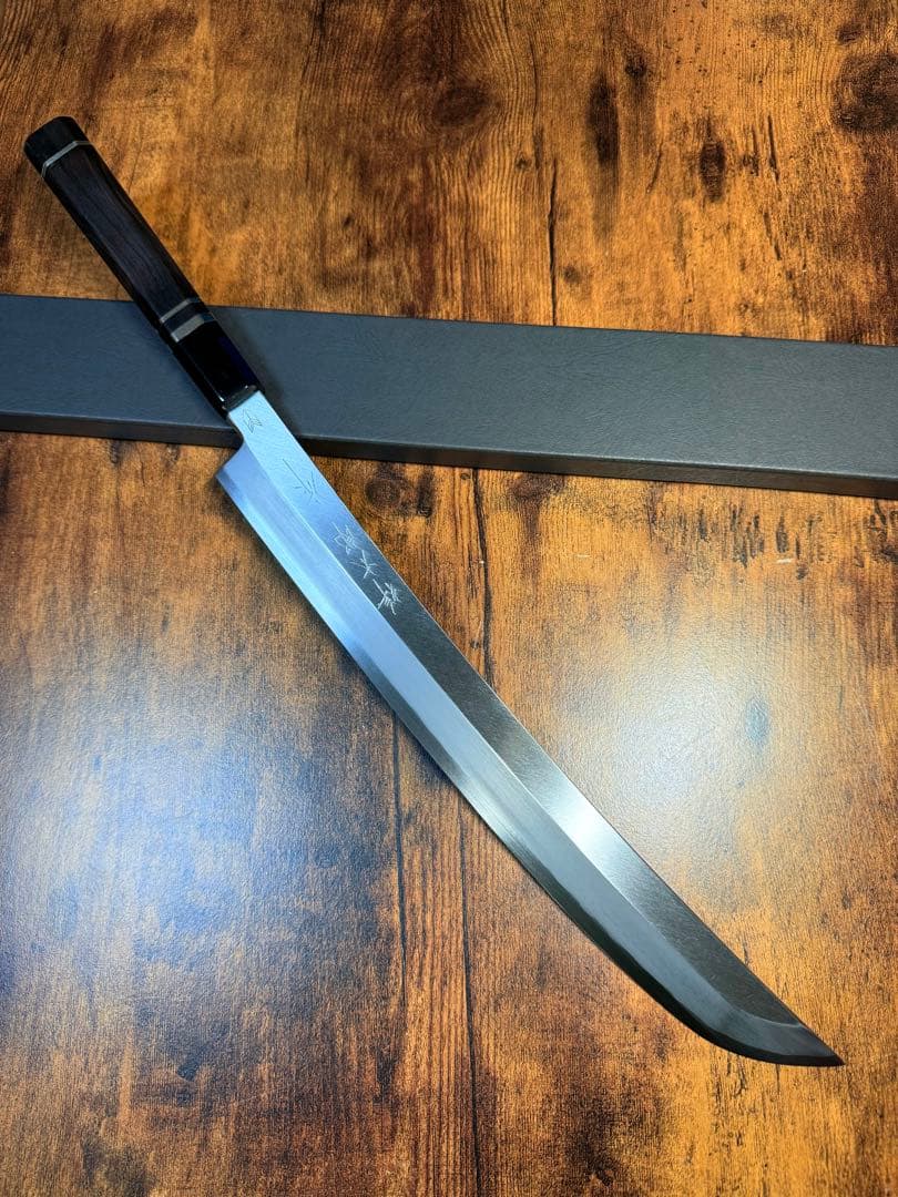 【堺打刃物】祥太郎作　蛸引 先丸　包丁　尺一　銀三鋼　鬼反り黒檀銀巻八角水牛柄