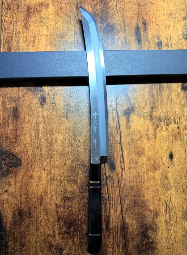 【堺打刃物】祥太郎作　蛸引 先丸　包丁　尺一　銀三鋼　鬼反り黒檀銀巻八角水牛柄