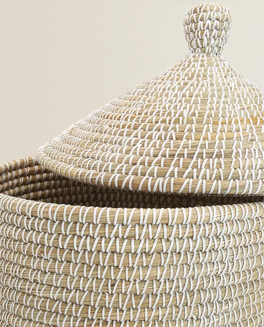 ☘️送料込⭐️未使用品⭐️ZARA ⭐️フタ付きラウンドバスケット⭐️