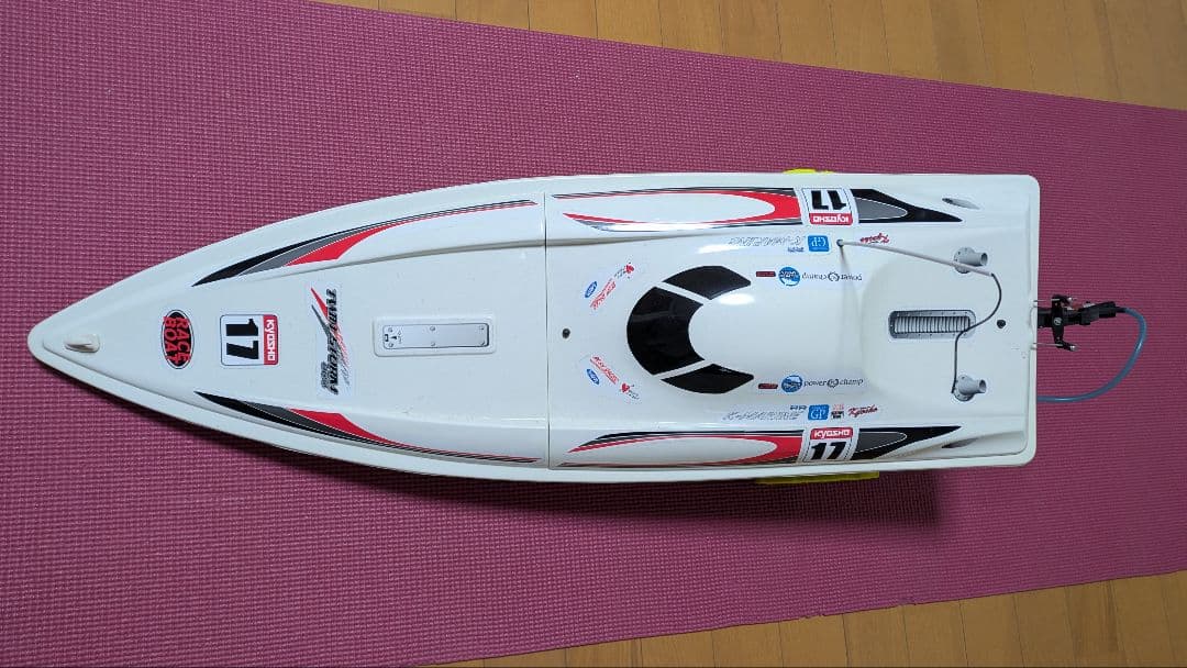 京商　TWIN STORM 800 ラジコンボート Kyosho & DENT: Kyosho GP Twinstorm 800 VE36 Readyset Nitro Boat w