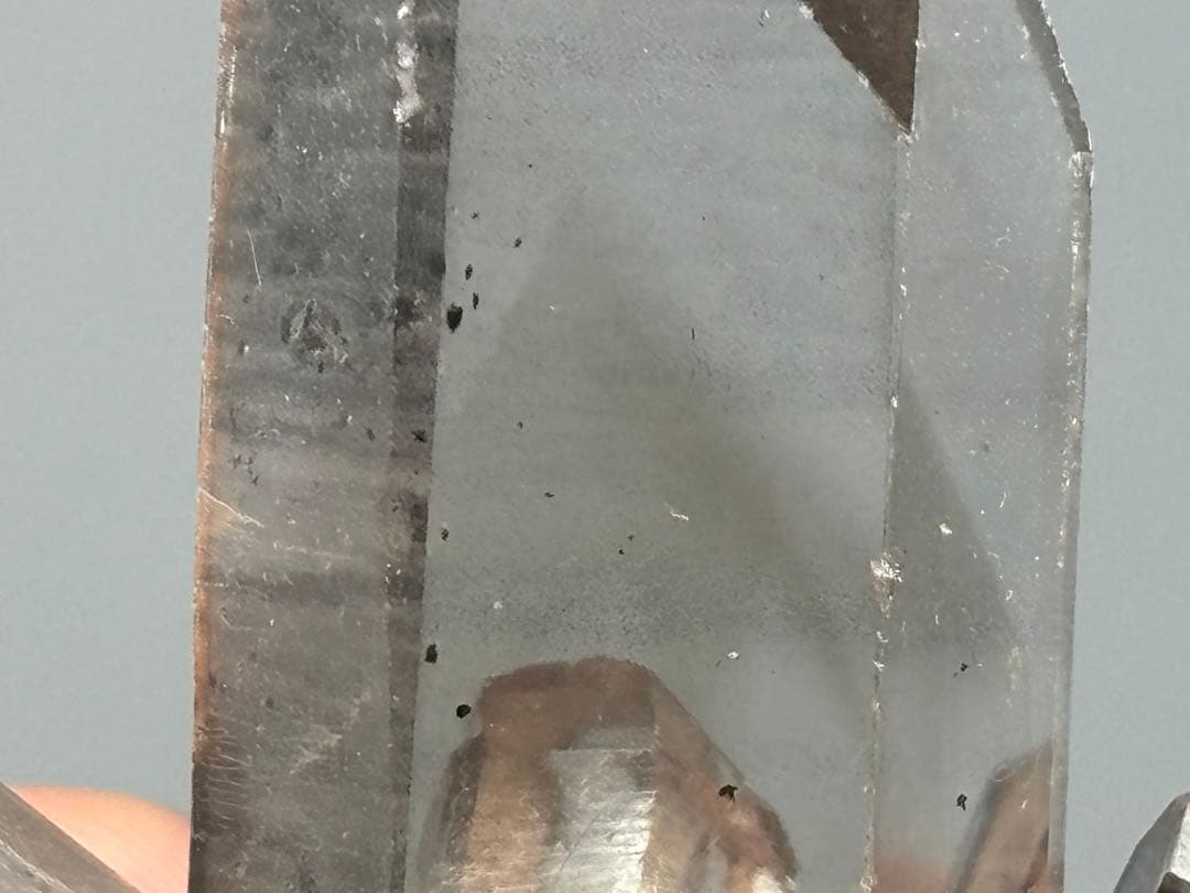 《ファントム×ライトスモーキークォーツクラスター＊ブラックルチル》