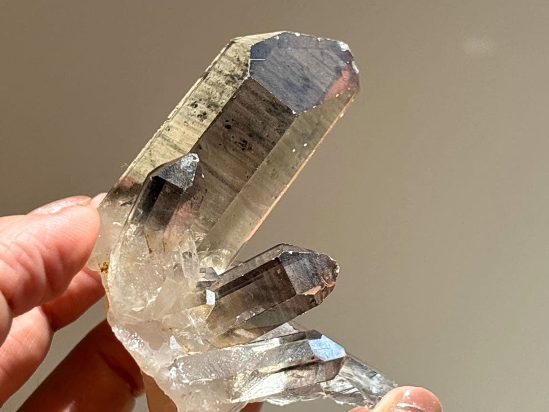 《ファントム×ライトスモーキークォーツクラスター＊ブラックルチル》