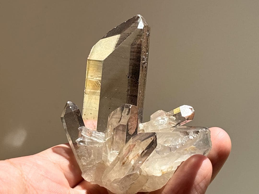 《ファントム×ライトスモーキークォーツクラスター＊ブラックルチル》