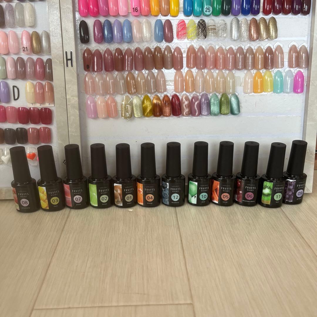 ネイルカラー・ジェルネイル クリアケース入り