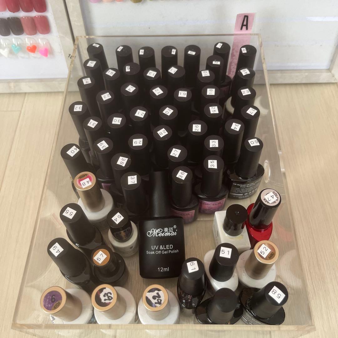 ネイルカラー・ジェルネイル クリアケース入り