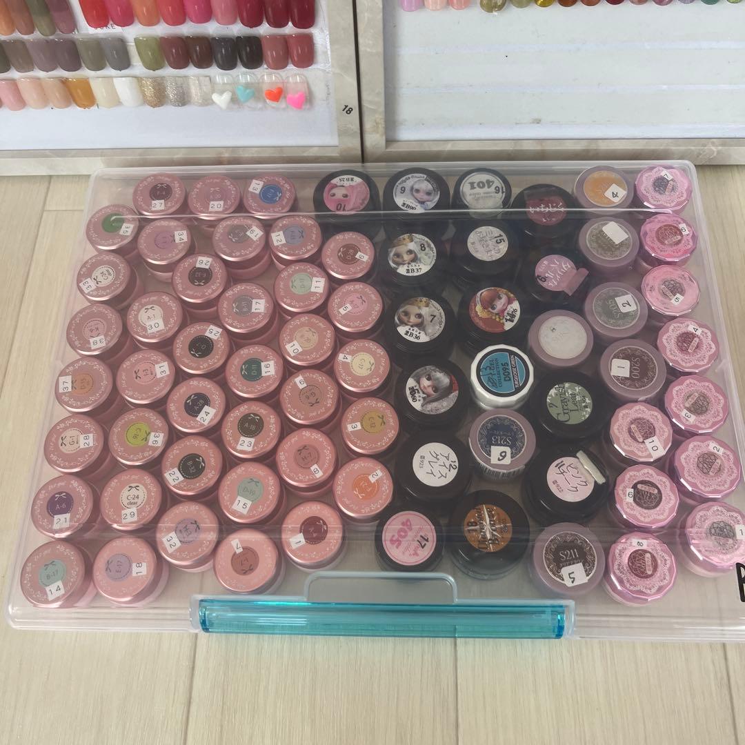 ネイルカラー・ジェルネイル クリアケース入り