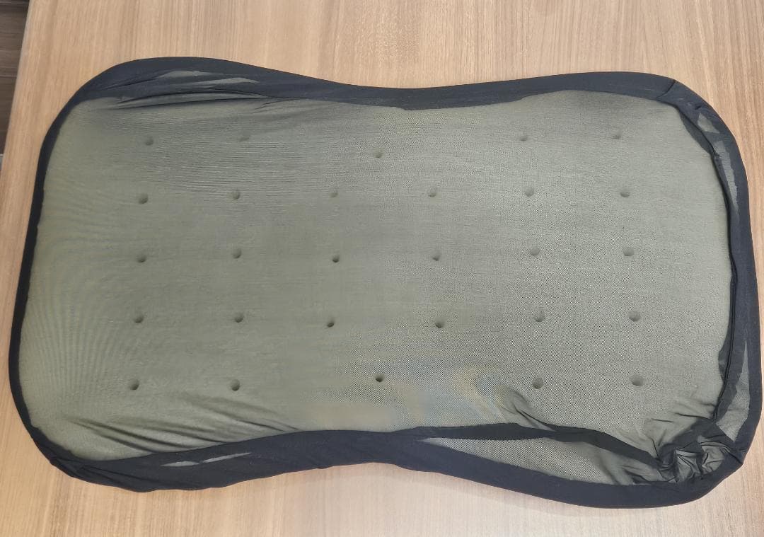 【西川】エアー4Dピロー/低め　配色；グレーベージュ